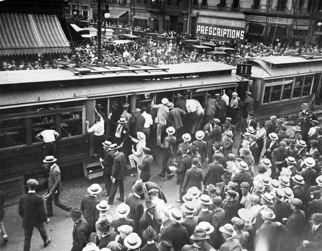 Protesters attacked the property of the Tramway company on the fifth day of the strike.