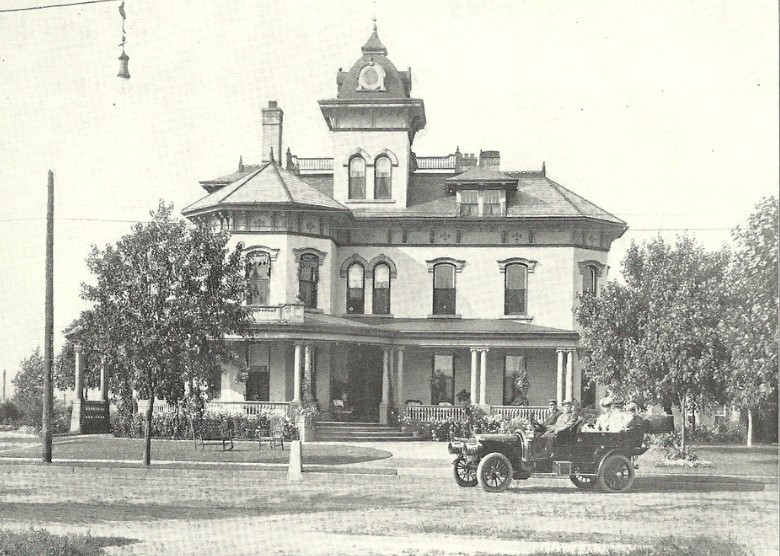 An early 20th century photograph of the Reeves home.