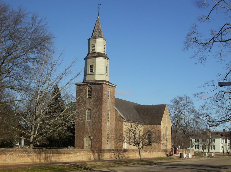 Bruton Parish Church from Duke of Gloucester Street. Image by Michael Kotrady (CC BY-SA 3.0)
