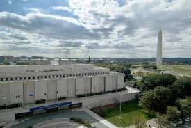 National Museum of American History as seen from Constitution Avenue.