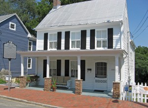 Street view of the front of Patsy Cline Historic House on S. Kent Street.http://www.visitwinchesterva.com/what-to-see-and-do-1/attractions-1/patsy-cline-historic-house