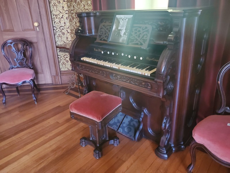 Musical instrument, Furniture, Property, Piano