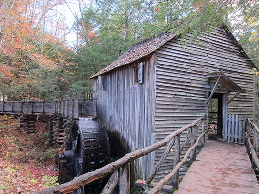 John Cable Grist Mill in Cades Cove courtesy of www.mysmokeymountainvacation.com