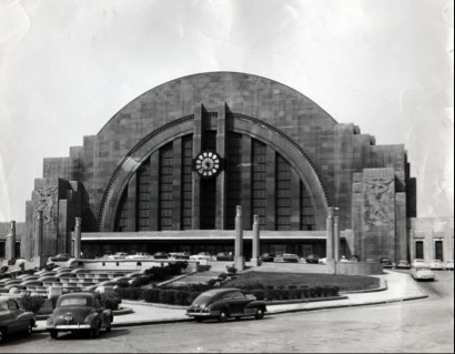 Early photo of the terminal, circa 1950s-1960s