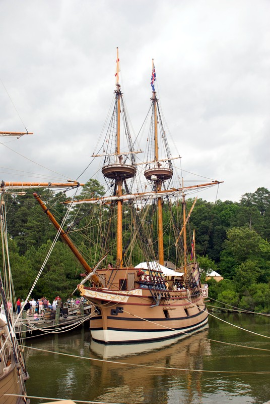 Replica ship Susan Constant in port at Jamestown Settlement by Warfieldian on Wikimedia Commons (CC BY-SA 3.0)