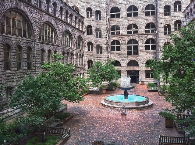 The fountain within the courthouse's courtyard.