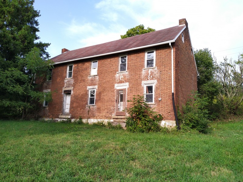 Slave Gallant, Corbly's home named for a town in Ireland, stands one mile north of Garrard's Fort along Carmichael Road