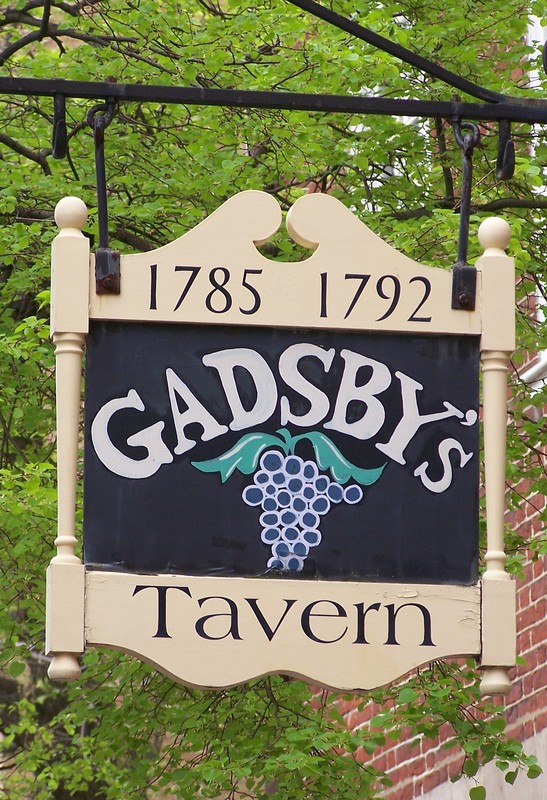 Gadsby's Tavern and Museum sign. Image by Sabreguy29 - Own work, CC BY-SA 3.0, https://commons.wikimedia.org/w/index.php?curid=4532272