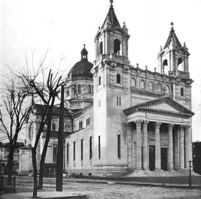 Cathedral ca. 1914. Photograph from "Underwood & Underwood, N.Y." - Google Books (http://books.google.com/books?id=KL4YAAAAYAAJ), PD-US, https://en.wikipedia.org/w/index.php?curid=37020010