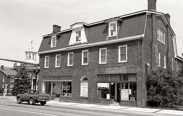 The Western Hotel/Thomas Building ca. 2011