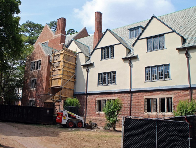 Jeter Hall as it underwent renovations to have suite-style dorms in 2014. 