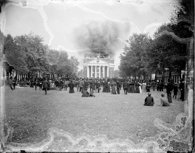 (1895) The Rotunda burning. 