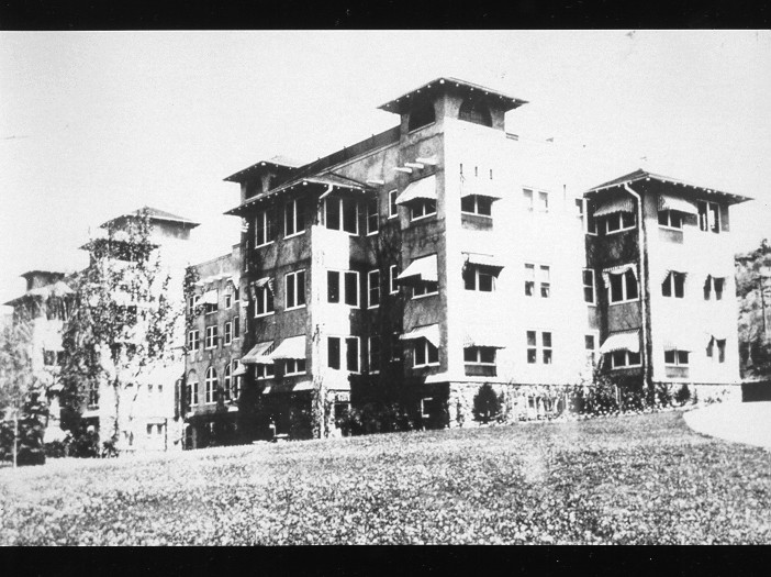 Cragmor Sanatorium in 1930. The building and the land of the sanatorium were later transfered to the University of Colorado school system. 