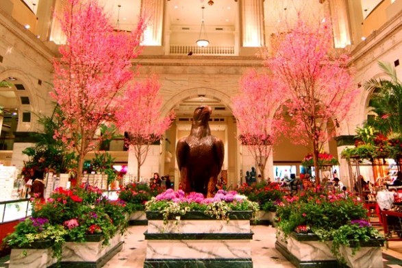 The 2,500-pound bronze eagle still oversees the Grand Court and is a popular meeting place for shoppers and tourists alike. (Photo by M. McClellan for GPTMC, reproduced under Fair Use)