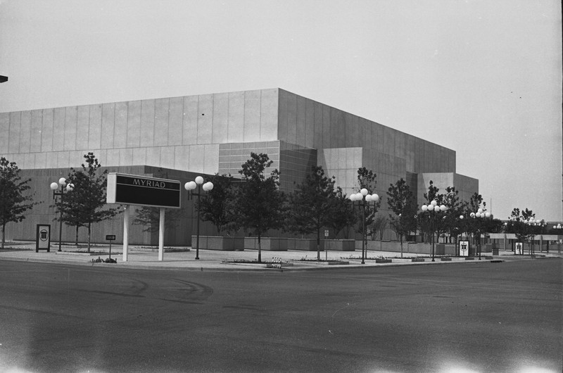 Sky, Black, Black-and-white, Facade