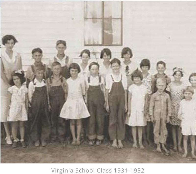 1931-32 class of the historic Virginia Schoolhouse, built in 1878.