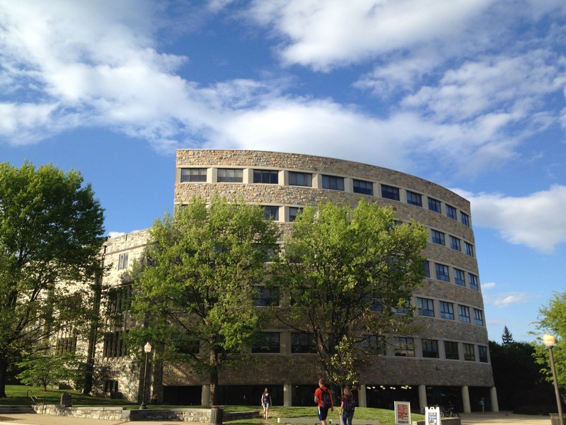 (2012) Newman Library, Virginia Tech, Blacksburg, Virginia; image by Eric T Gunther - Own work, CC BY 3.0, https://commons.wikimedia.org/w/index.php?curid=19118449