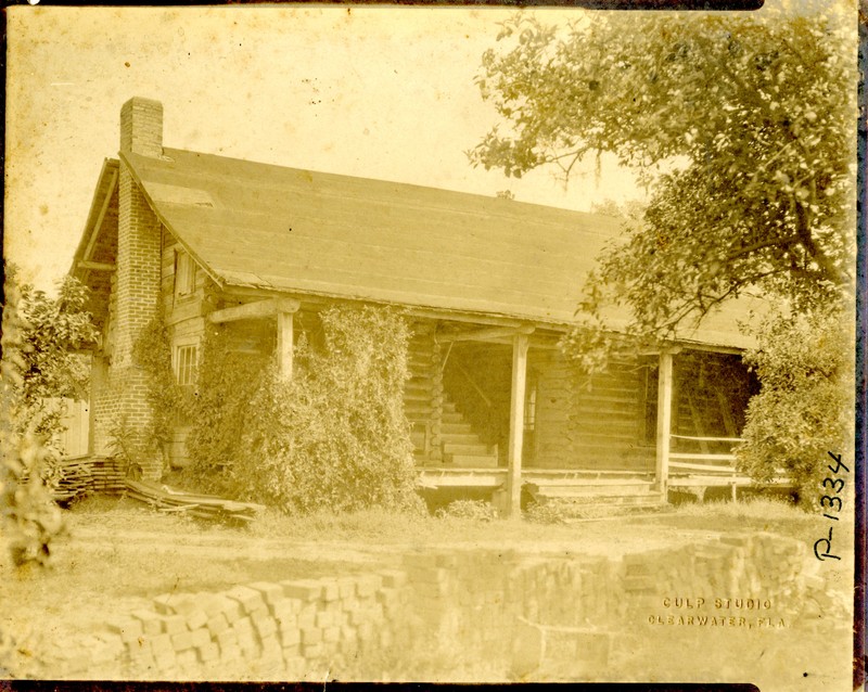 McMullen-Coachman Log Cabin, Clearwater, Florida, circa 1920. 