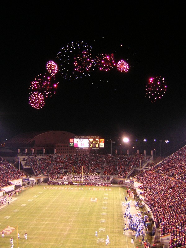 (2005) Fireworks over Lane Stadium, which houses the Hall of Fame Museum; image by By UserB - Own work, CC BY-SA 3.0, https://commons.wikimedia.org/w/index.php?curid=914427