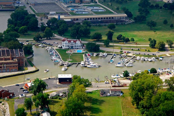 An arial view of the Toledo Yacht Club