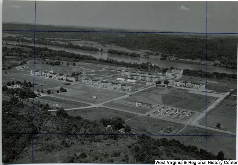 A circa 1965-1970 aerial view of Willow Island. Photo courtesy of the West Virginia and Regional History Center, WVU Libraries.