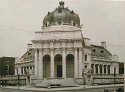 Photo of the main entrance ca. 1913