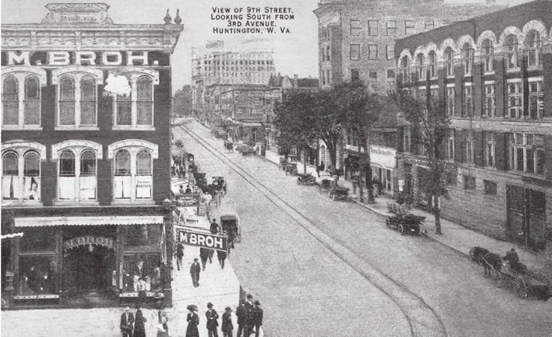 The Broh Building and 9th Street in the late 1890s.