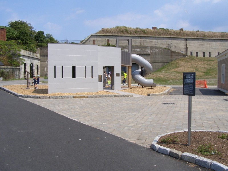 Photo(s) by Walter Hope, 2010-2012, http://fbhi.org/georges-island---ft-warren.html