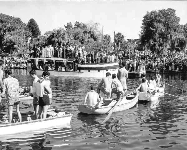 This photo shows the group of people who were sponge divers