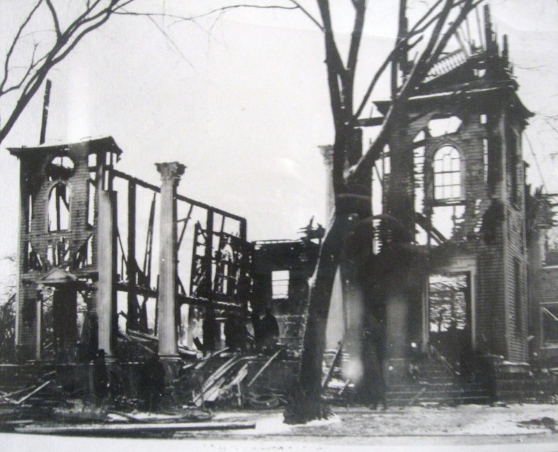 The church after being destroyed by a fire in 1905