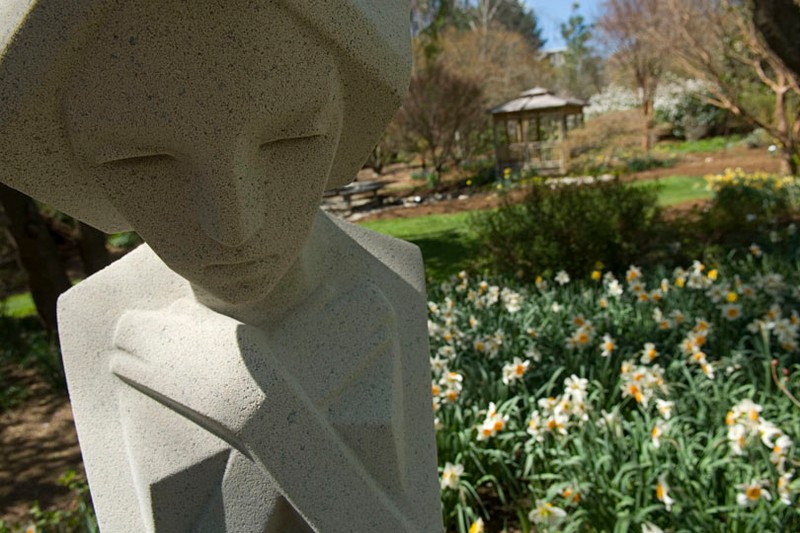 A sculpture by Frank Lloyd Wright; image by Kim Peterson - Virginia Tech Office of Visual and Broadcast Communications, GFDL, https://commons.wikimedia.org/w/index.php?curid=5864803