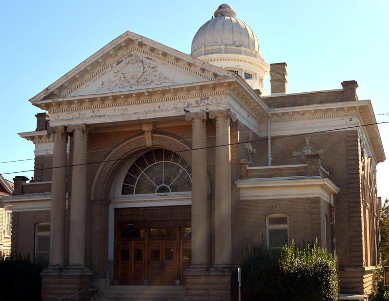 Temple B’Nai Israel was built in 1905 and is currently home to the oldest congregation in the state.