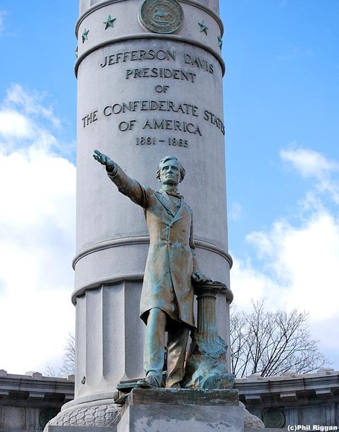 Bronze statue of Jefferson Davis