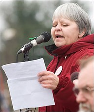 Judy Bonds, speaking to a crowd. 