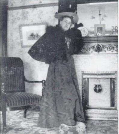 Ada Durham, also posing in this home

Taken from Luke Peter's Sistersville and Tyler County