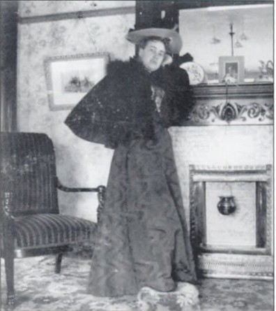 Ada Durham, also posing in this home

Taken from Luke Peter's Sistersville and Tyler County