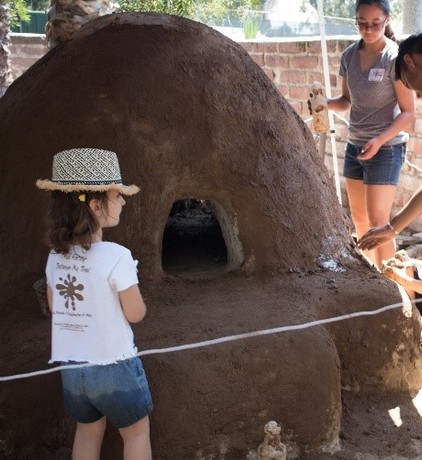 Horno being re-plastered (2000s)