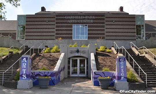 The Garfield Park Arts Center, built in 1922, went through a major renovation in 2006.