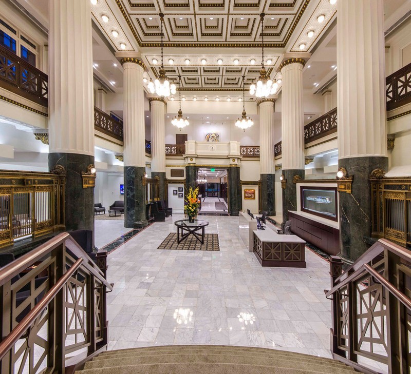 The building's main lobby was restored to its original grandeur in 2013.