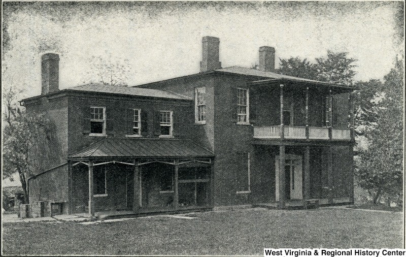 The Brackett House around 1905. Image obtained from the Storer College Digital Collection. 