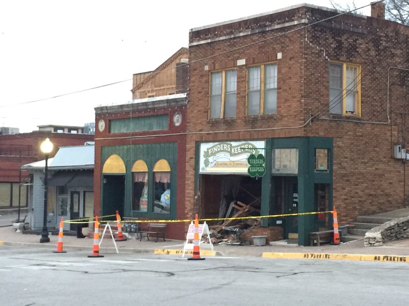 14 Main St is the center building.