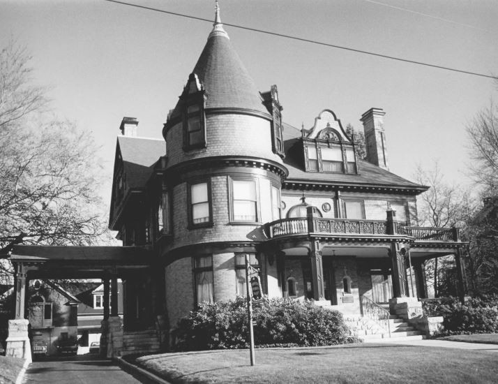 The Hotchkiss-Fyler Estate, photographed by Mark McEachern in 1986 (full citation below)