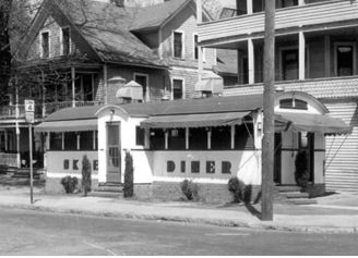 Skee's Diner (source: Torrington Historic Preservation Trust, full citation below)