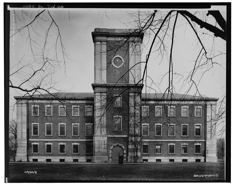 Main building of the US Arsenal in 1916