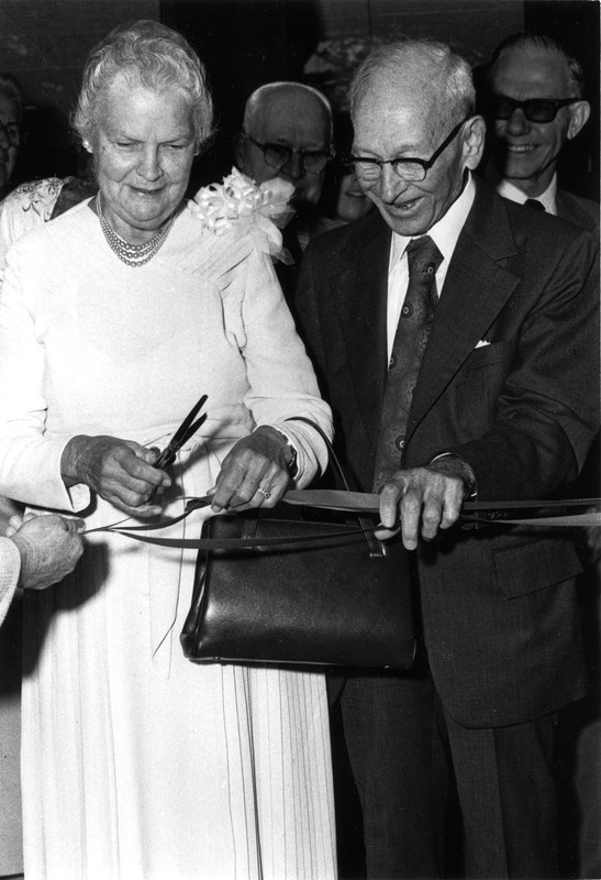 Dr. and Mrs Blackwell at the ribbon-cutting ceremony for the building named in their honor, Blackwell Hall, 1978.
