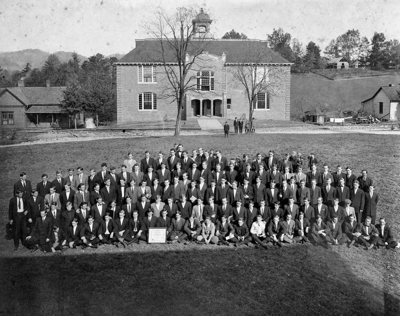 1913 Baraca Sunday school class in front of Marshbanks Hall.