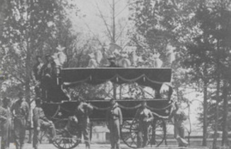 Funeral horse carriage that carried Lincoln;s body from train station to statehouse. Possibly staged afterwards due to the rain that drenched that April 30th day. 