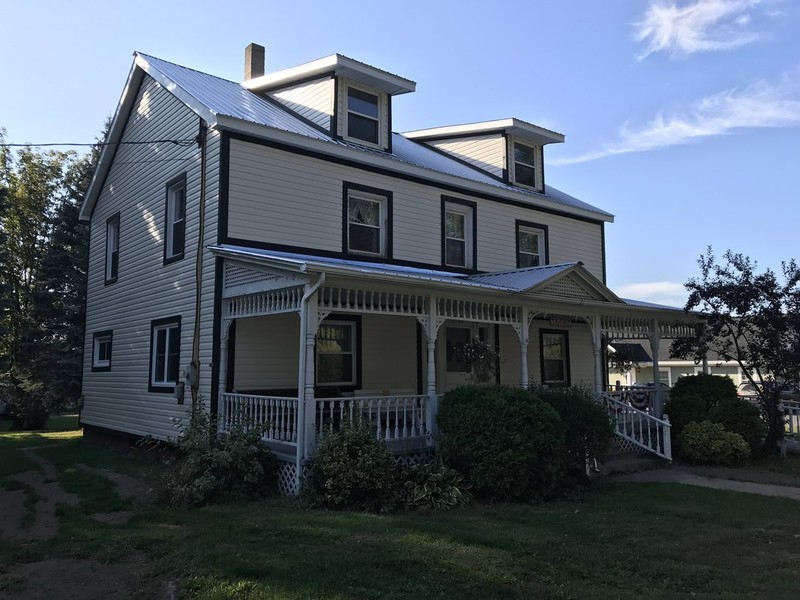 The Hopkinton House was originally built in 1817. The Hopkinton Historical Group and the Hopkinton Town Board bought the house in 1985.