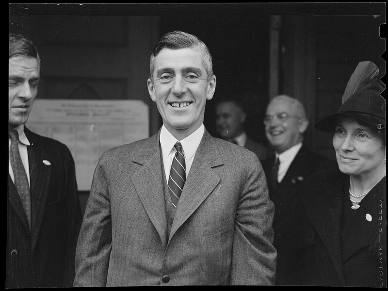 The Camelback Inn reportedly denied accommodations to Massachusetts Senator Leverett Saltonstall in 1956 because he was Jewish.