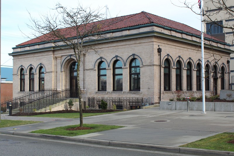 The former Carnegie Library was built in 1905 and is now home to the Carnegie Resource Center.